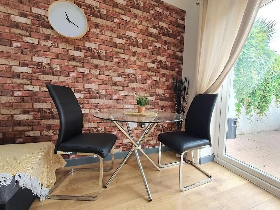 One Bedroom Private Garden Apartment By Property Promise 카디프 0*,  영국