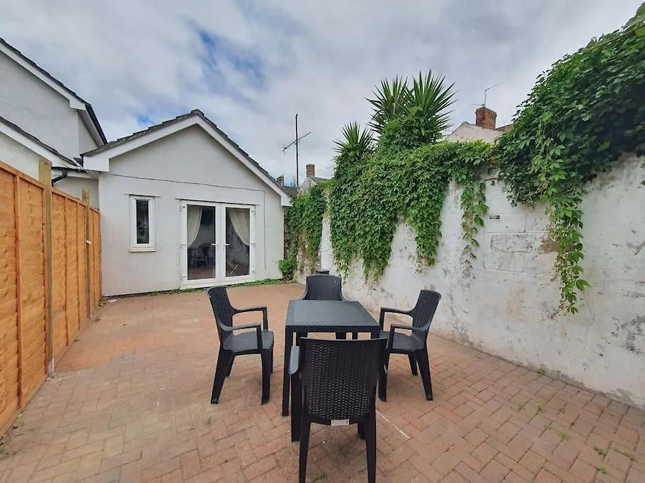One Bedroom Private Garden Apartment By Property Promise location